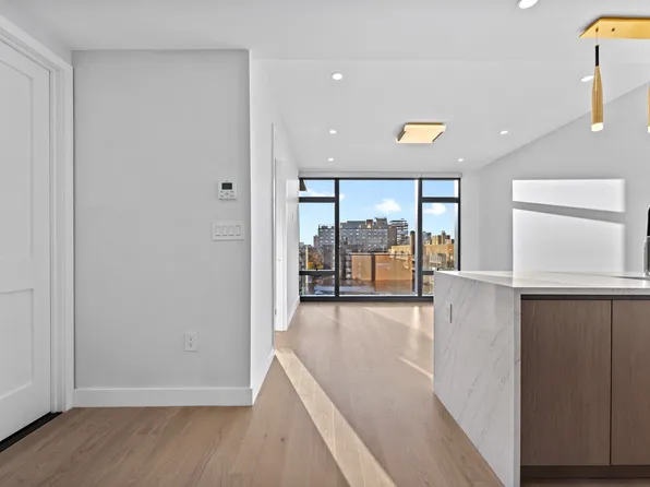 38-20 Parsons Boulevard image 2 of 19