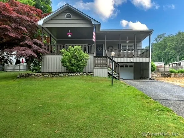 1019 Roosevelt Drive, Derby, CT 06418