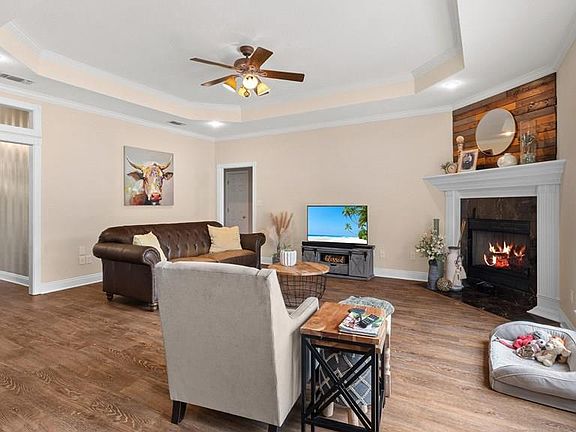 4th image of 831 B K Pickering Dr