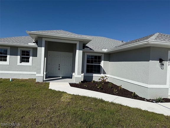 2nd image of 809 Poinsettia Ave