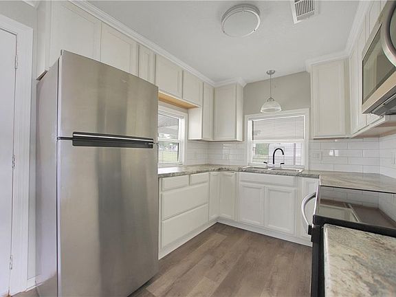 4th image of 267 McRae Dr
