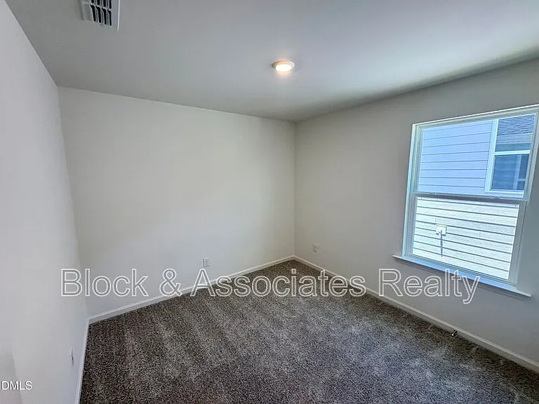2040 Oakdale Dr — Photo 13