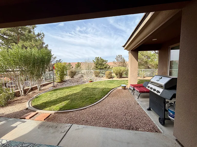 457 Highland View Ct — Photo 25