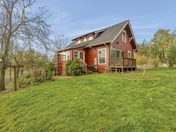 1824 NE Waterfront St, Newberg, OR 97132