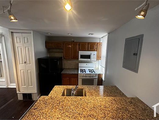 3rd image of 431 N 53rd St Floor 2