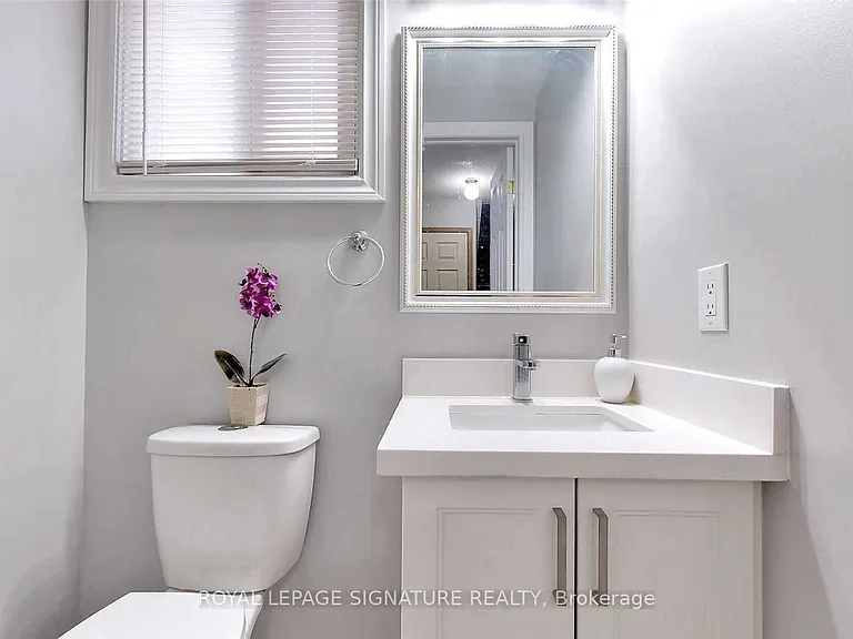 74 Deanscroft Sq — Photo 13
