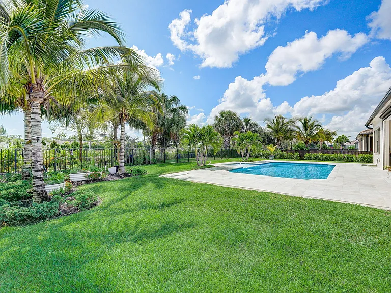 9234 Balsamo Dr — Photo 41