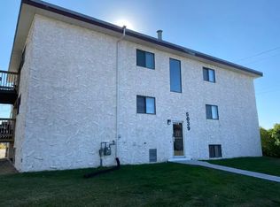 5039 47th St, Innisfail, AB T4G1E1