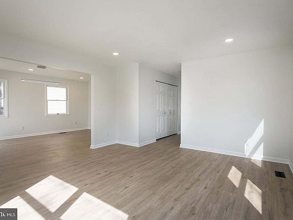 3rd image of 6301 Benhurst Rd