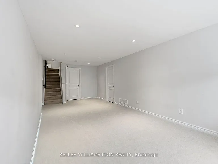 726 Guardian Grv — Photo 17