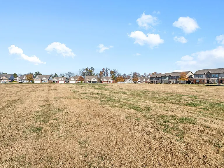 172 Dundee Dr — Photo 36