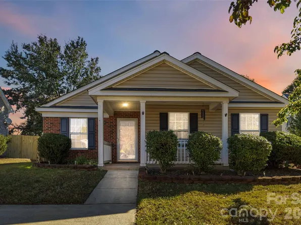 110 Camforth Dr, Mooresville, NC 28117