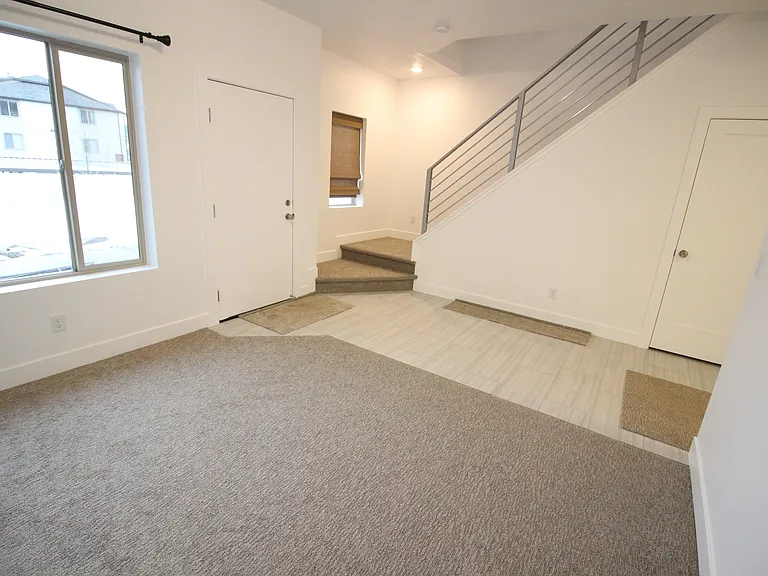 463 W 2200 N — Photo 7