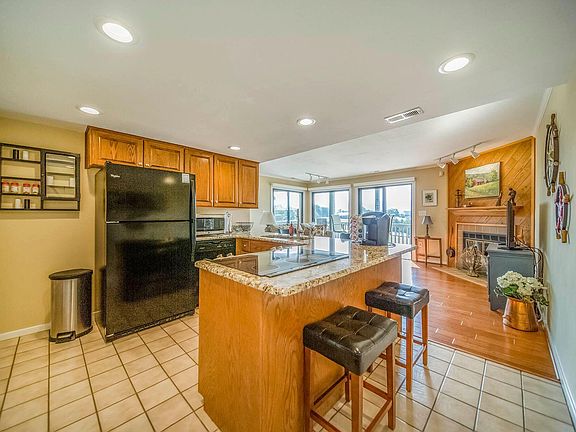 3rd image of 110 Sailors Cove Dr