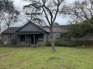 1014 Woodward St, Damon, TX 77430