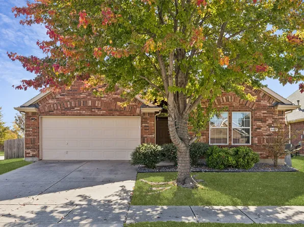5801 Greenmeadow Dr, Denton, TX 76210