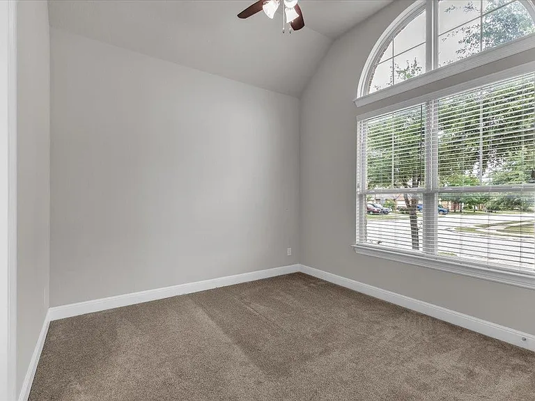 21301 Resource Rd — Photo 14