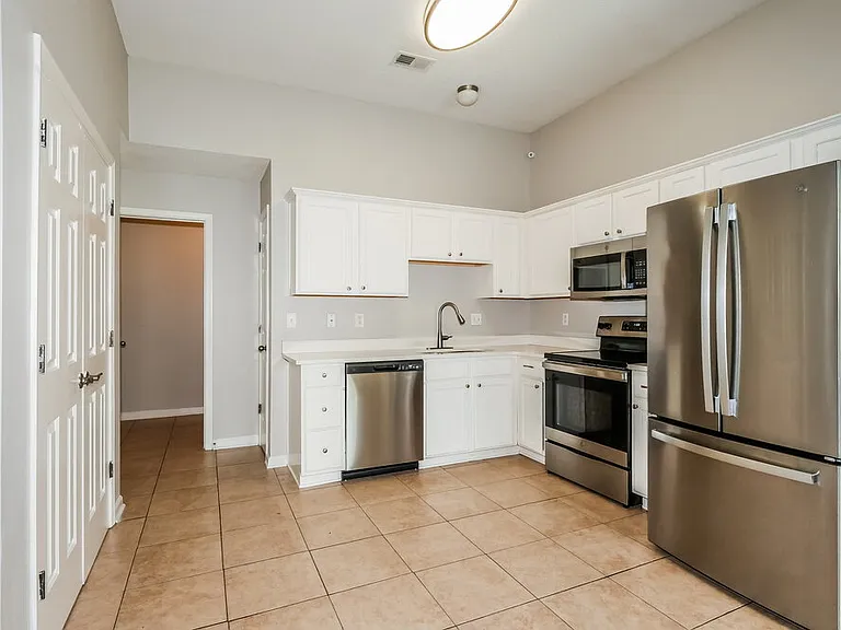 8280 Dexter Ridge Cv E — Photo 6
