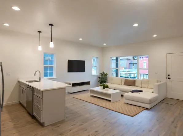 7925 W 2nd St, Rathdrum, ID 83858