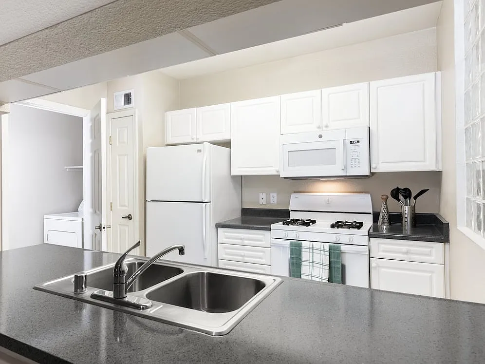 Avalon Willow Glen — Photo 2