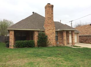 717 Meadowdale Rd, Arlington, TX 76017