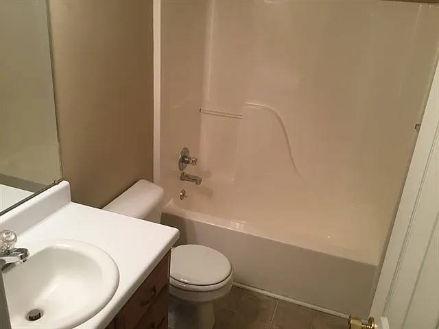 1879 Sydney Louise Dr — Photo 8