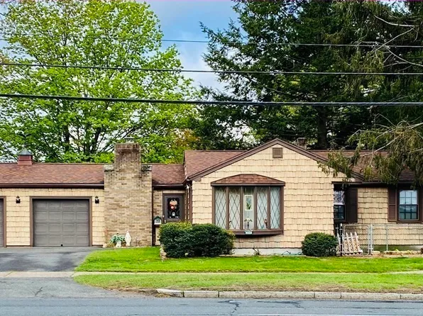 676 Parker St, Springfield, MA 01129