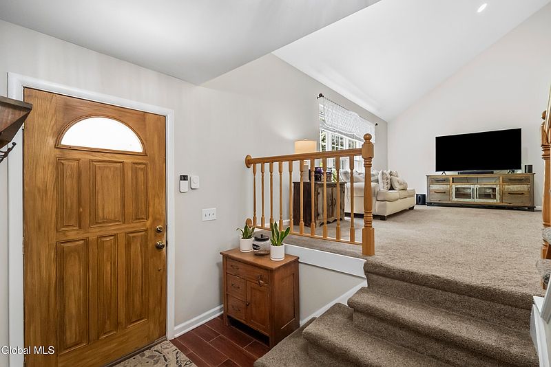 5th image of 17 Montgomery Way
