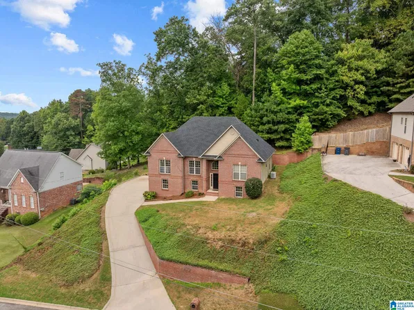 219 Sweetwater Ln, Trussville, AL 35173