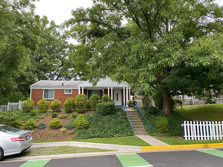 7403 Wells Blvd — Photo 2