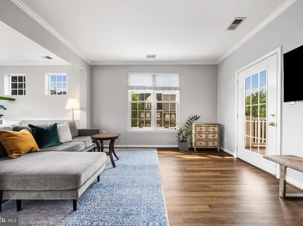 6491 Cheyenne Dr Unit 301, Alexandria, VA 22312