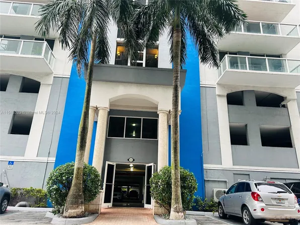 5085 NW 7th St APT 914, Miami, FL 33126