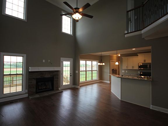3rd image of 1583 Edgewater Ln