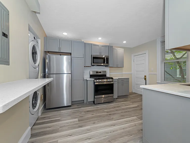 44 Brackett St #2D — Photo 1