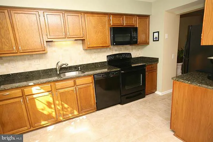 11429 Oak Leaf Dr — Photo 21