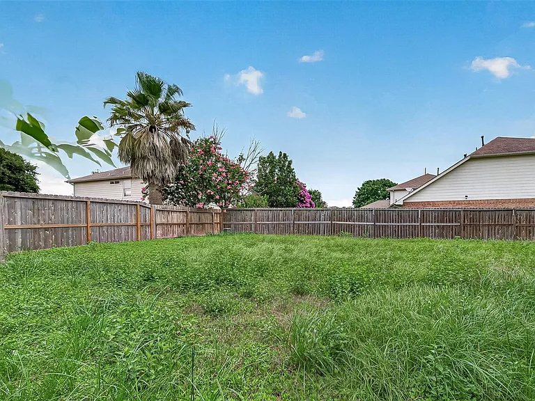 19451 Nasworthy Dr — Photo 44