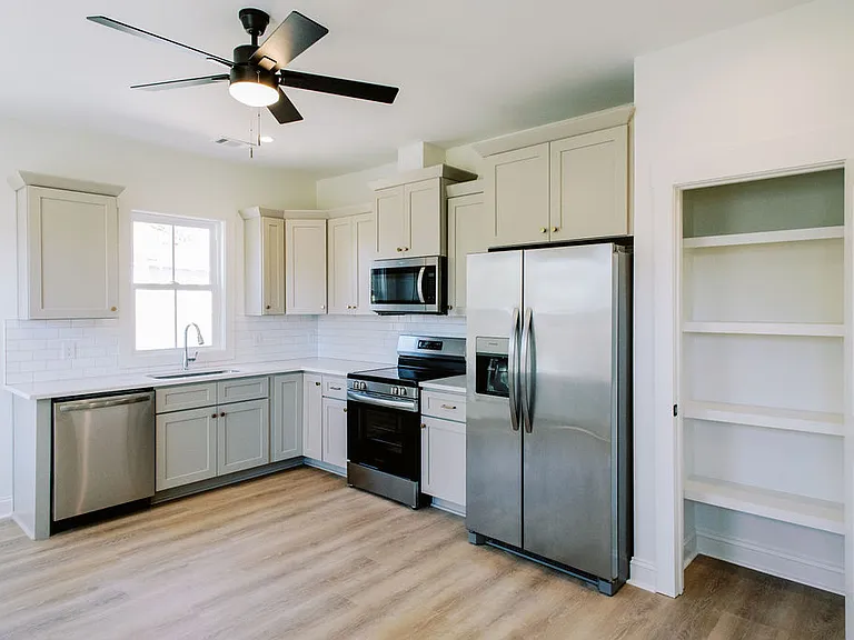 832 E Anderson St #B — Photo 1