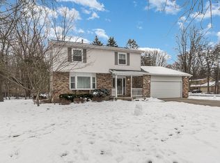 5300 Nakoma Dr, Midland, MI