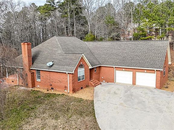 2nd image of 75 Weaver Rd