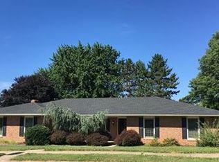 990 Melrose Ln, York, PA 17402