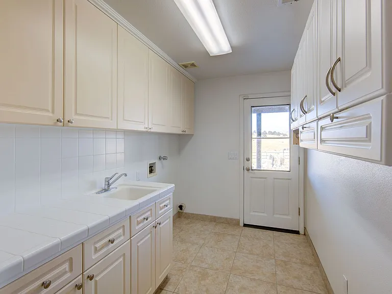 19580 Watts Valley Rd — Photo 31