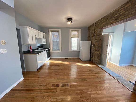 3rd image of 3540 S Emerald Ave #1R