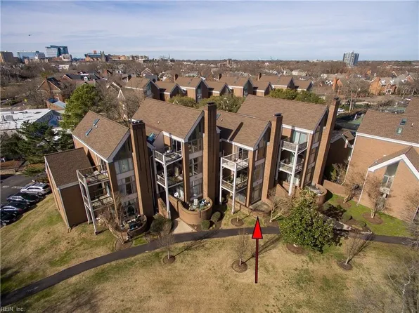 696 Mowbray Arch #710, Norfolk, VA 23507