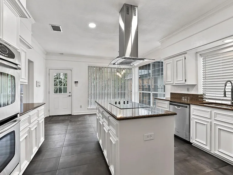 545 Oak Hill Dr — Photo 10