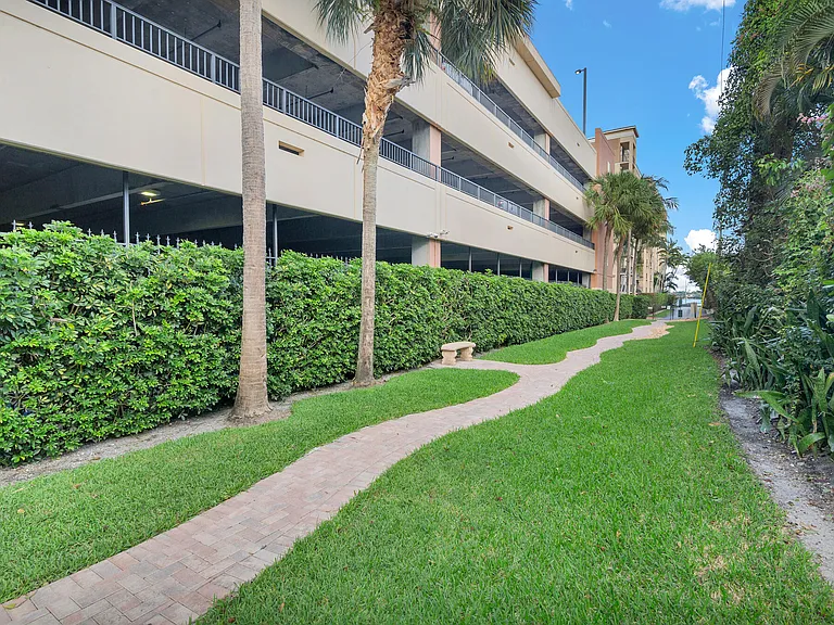 1801 N Flagler Dr #608 — Photo 16