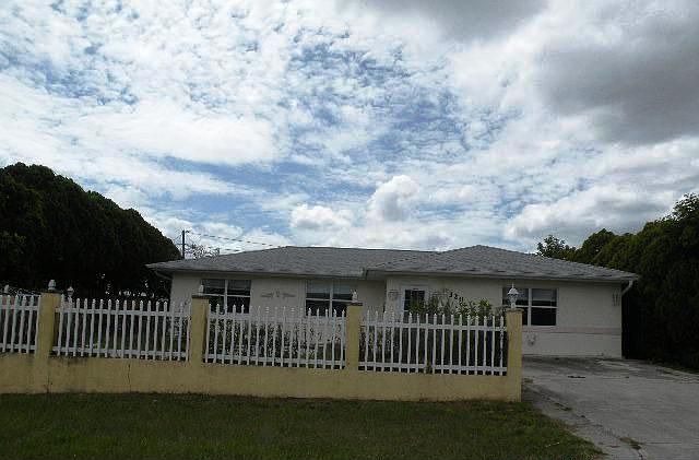 1st image of 320 Granada Dr