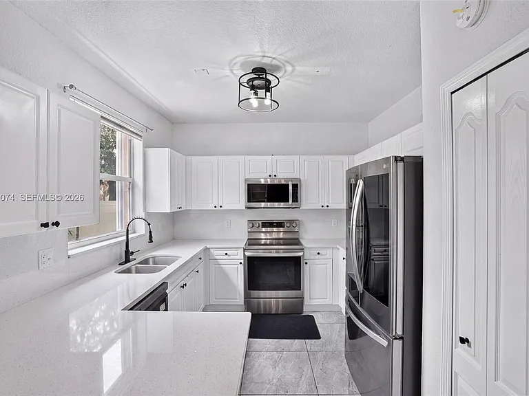 913 NW 135th Ave — Photo 7