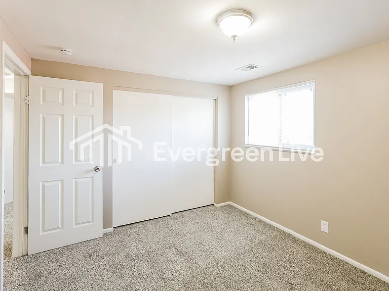 2466 Saturn Dr — Photo 14