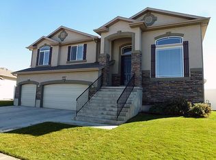1047 W Oldham Dr, North Salt Lake, UT 84054