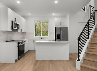 5005 9th Ave NE, Seattle, WA 98105